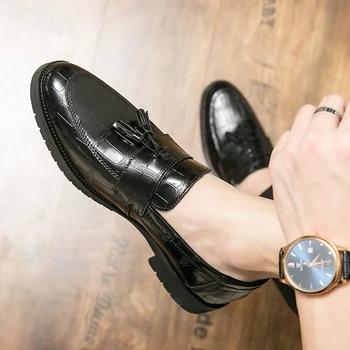 Moški loafers Modni Oblikovalec Moški Usnjeni čevlji Ročno Black Priložnostne Poslovno Obleko, Čevlje Stranko Poroko moška obutev Obutev
